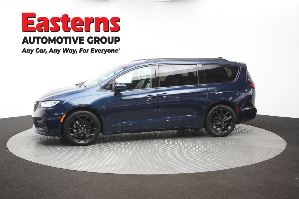 Used 2023 Chrysler Pacifica Touring-L w/ S Appearance Package FWD image 61