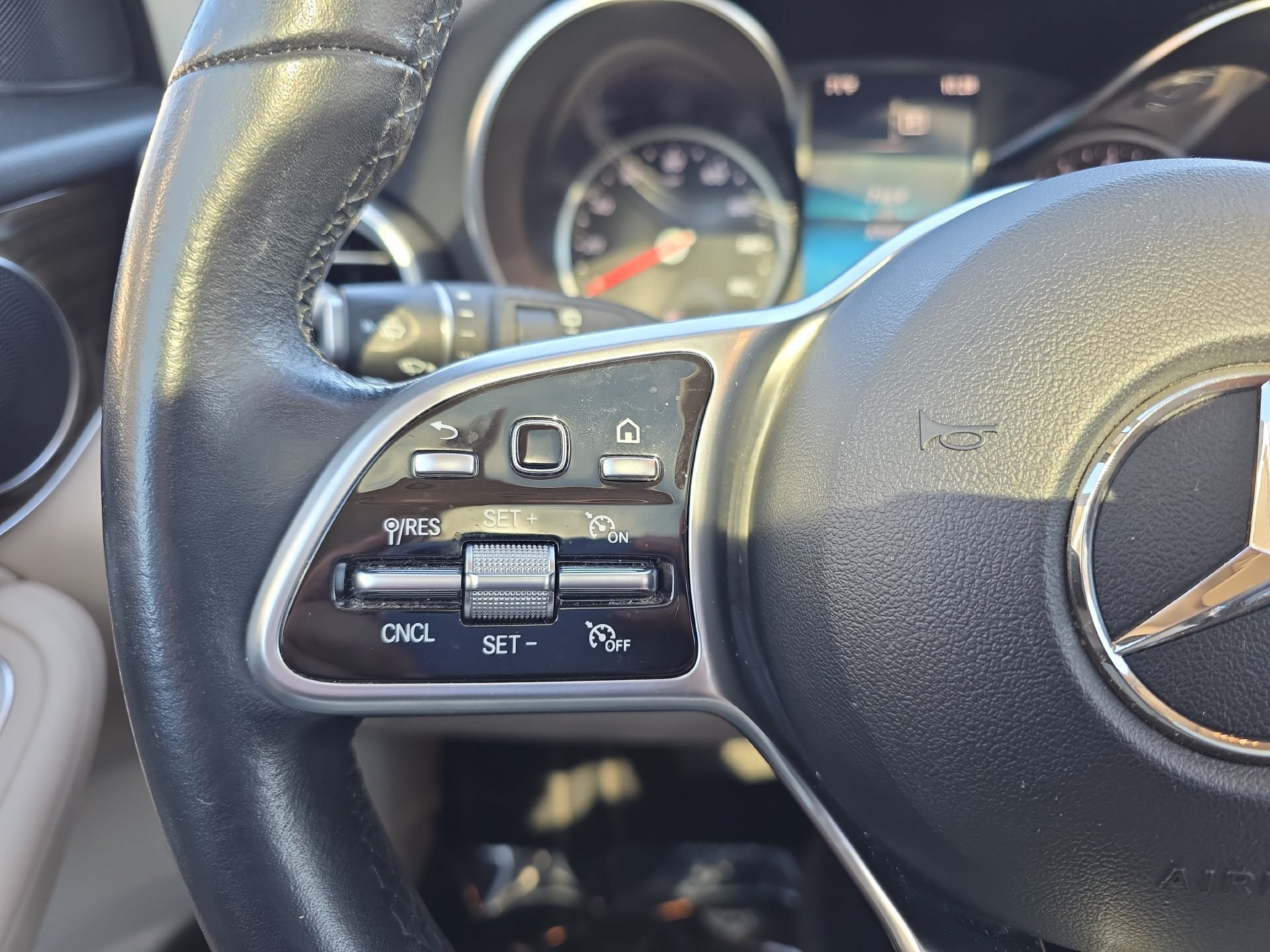 Used 2021 Mercedes-Benz GLC 300 4MATIC image 17