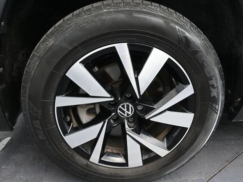 Used 2022 Volkswagen Atlas Cross Sport SE AWD/4WD image 22