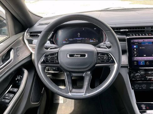 Certified 2023 Jeep Grand Cherokee L Overland image 10