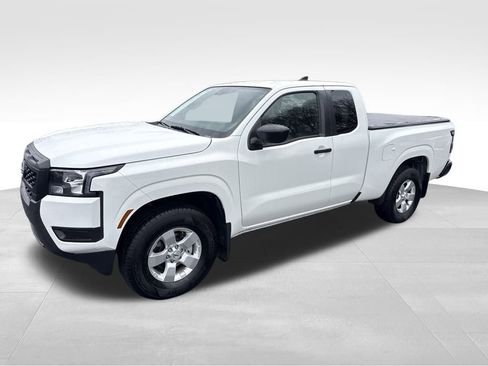 Used 2025 Nissan Frontier S image 2