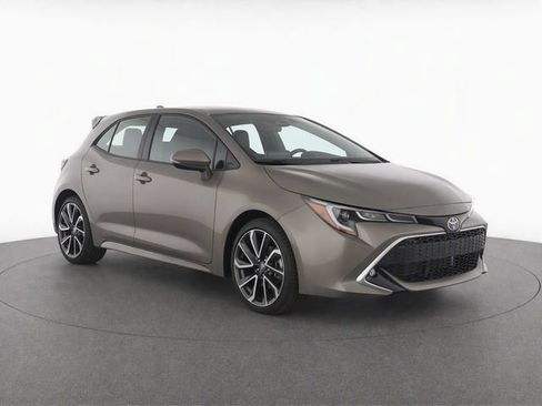Used 2019 Toyota Corolla XSE FWD image 2