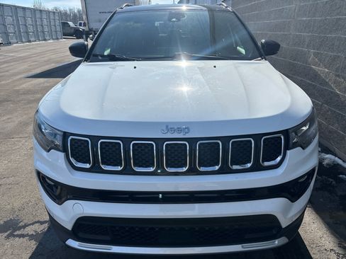 Used 2023 Jeep Compass Limited image 4