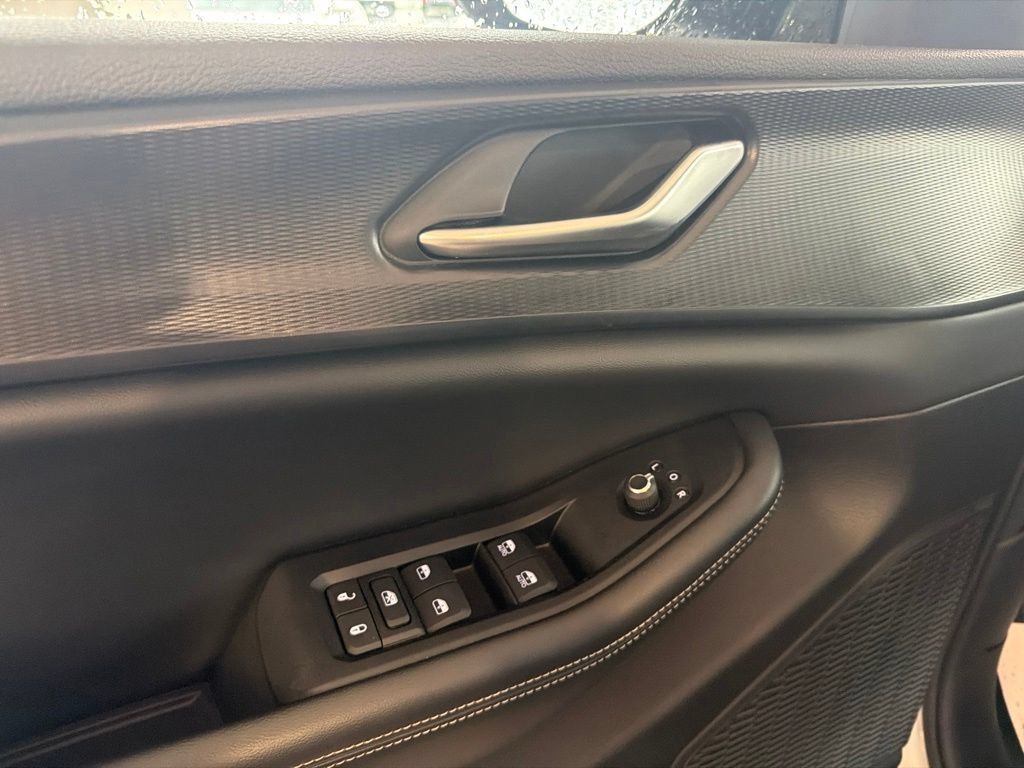 Used 2024 Jeep Grand Cherokee Altitude AWD/4WD image 27