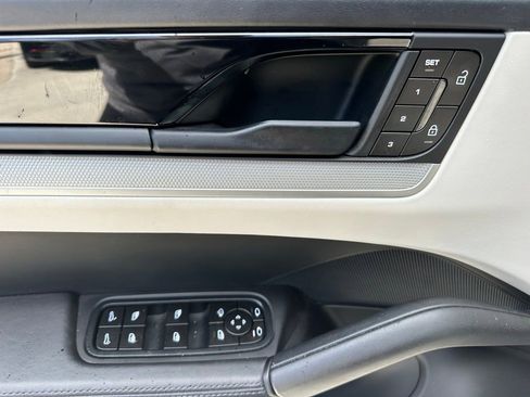 Certified 2024 Porsche Cayenne AWD/4WD image 16