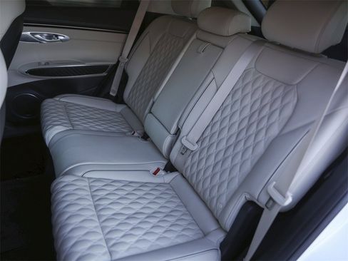 Used 2025 Genesis GV70 3.5T Sport w/ Sport Prestige Package image 33