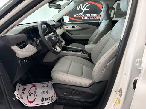New 2026 Ford Explorer Active w/ Active Comfort Package RWD image 8