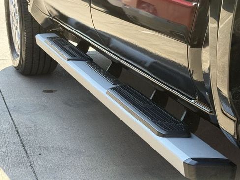Used 2025 Toyota Tacoma SR5 AWD/4WD image 9