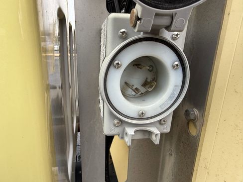 Used 2022 Ford E-450 and Econoline 450 Super Duty image 19