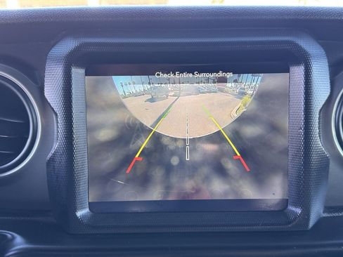 Used 2018 Jeep Wrangler Unlimited Sport image 26