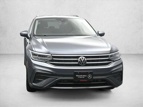 Used 2022 Volkswagen Tiguan SE FWD image 3