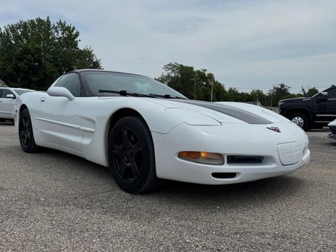 Used 1997 Chevrolet Corvette Coupe w/ Memory Pkg RWD image 8