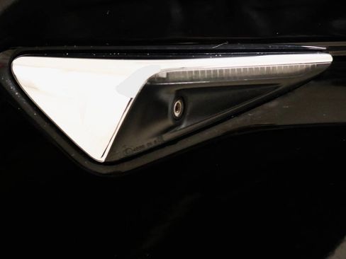 Used 2020 Tesla Model X image 67