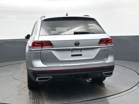 Used 2022 Volkswagen Atlas SE w/ Black Wheel Package image 6