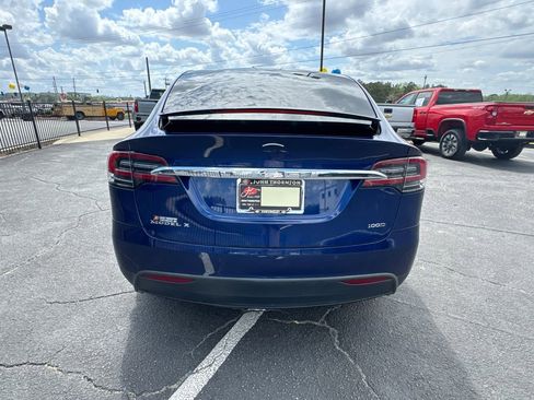 Used 2018 Tesla Model X image 7