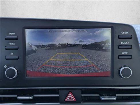 Certified 2021 Hyundai Elantra SE FWD image 13