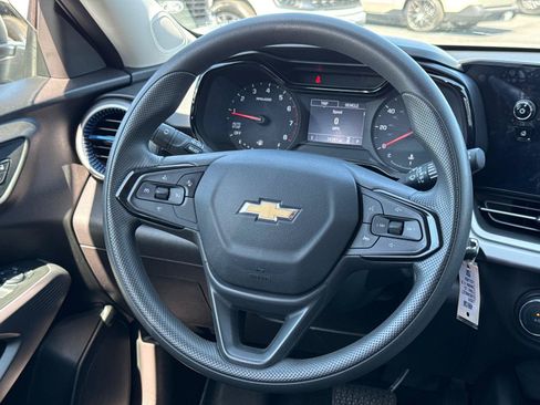 Used 2024 Chevrolet Trax LS FWD image 22