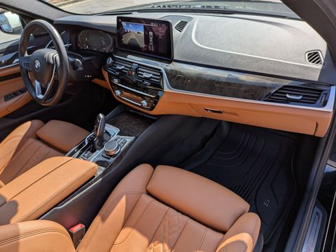 Used 2022 BMW 530i w/ Premium Package RWD image 41