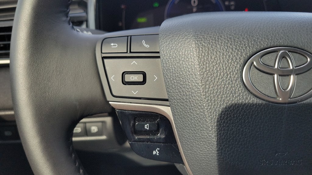 Used 2026 Toyota Camry LE w/ Convenience Package FWD image 19