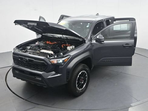 Used 2025 Toyota Tacoma TRD Off-Road w/ TRD Off Road Upgrade Package AWD/4WD image 49