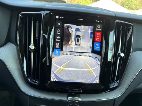 Certified 2025 Volvo XC60 B5 Plus image 24