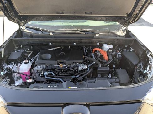 Used 2025 Toyota RAV4 XLE image 28