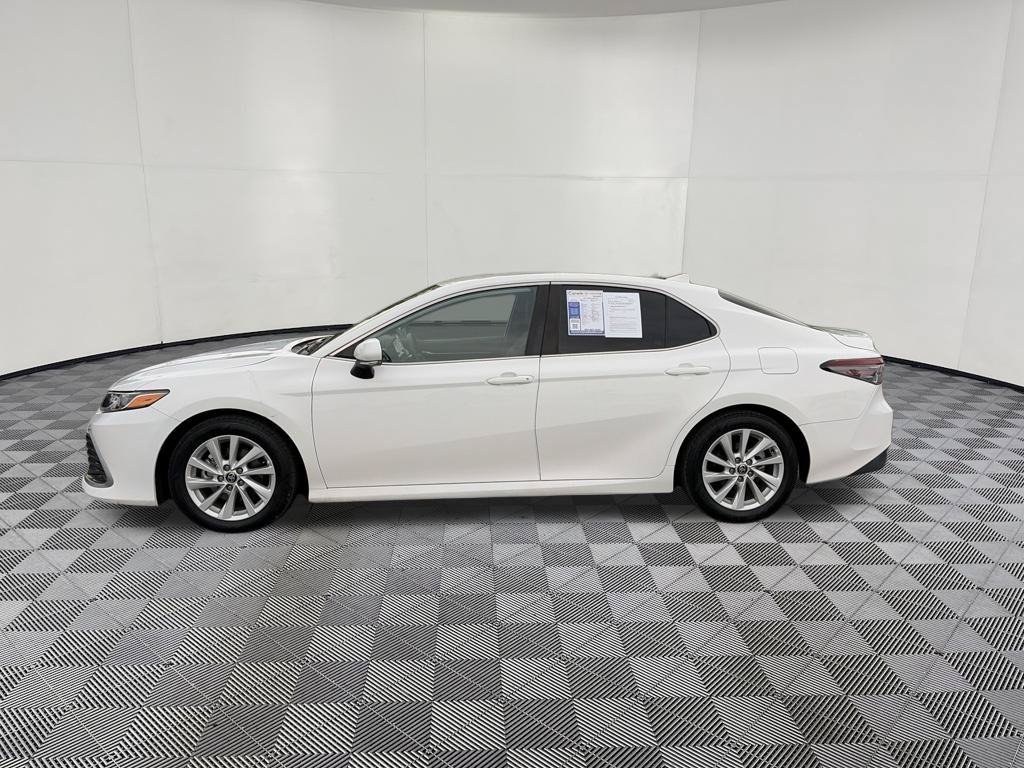 Used 2024 Toyota Camry LE w/ Convenience Package FWD image 4