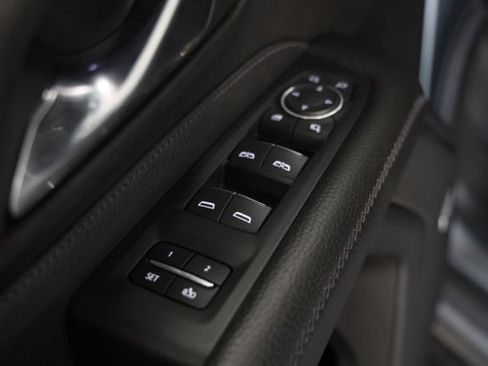 Used 2023 GMC Yukon Denali AWD/4WD image 22