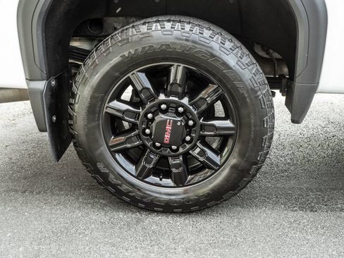 Used 2024 GMC Sierra 2500 AT4 w/ AT4 Preferred Package AWD/4WD image 29