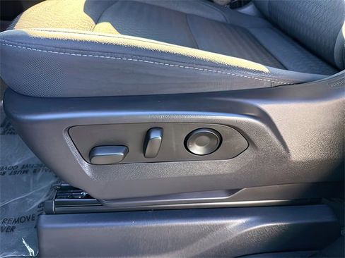 Used 2023 Chevrolet Silverado 1500 Custom image 16