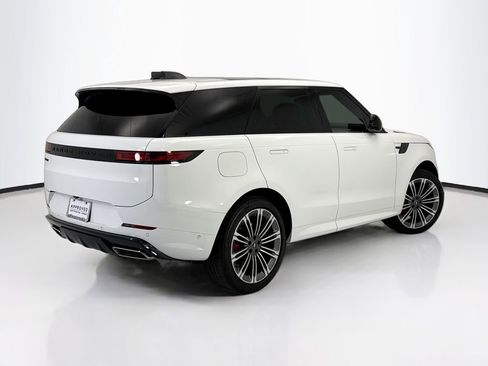 Used 2025 Land Rover Range Rover Sport Dynamic SE AWD/4WD image 5
