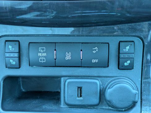 Used 2017 Buick Enclave Leather FWD image 28