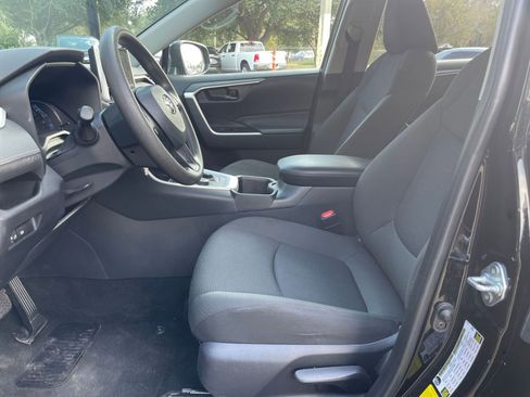 Used 2025 Toyota RAV4 LE image 25