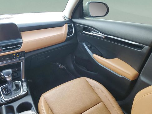 Certified 2024 Kia Seltos EX image 15