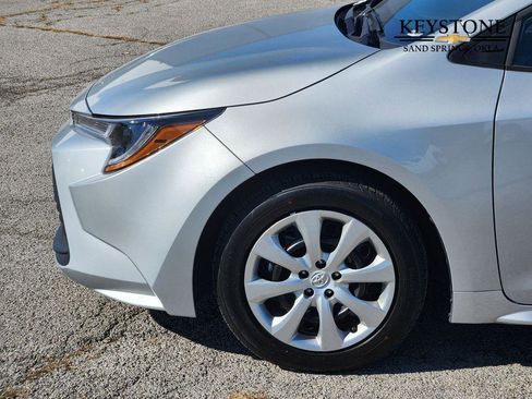 Used 2025 Toyota Corolla LE image 8