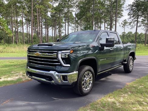 New 2026 Chevrolet Silverado 2500 LTZ w/ LTZ Plus Package AWD/4WD image 1