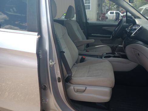 Used 2017 Honda Pilot EX image 16