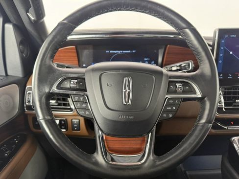 Used 2023 Lincoln Navigator Reserve AWD/4WD image 23