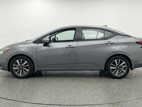 Used 2025 Nissan Versa SV FWD image 5