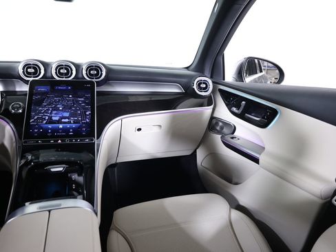 Used 2026 Mercedes-Benz GLC 300 4MATIC image 48