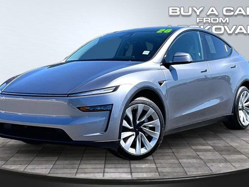 Used 2026 Tesla Model Y AWD image 12