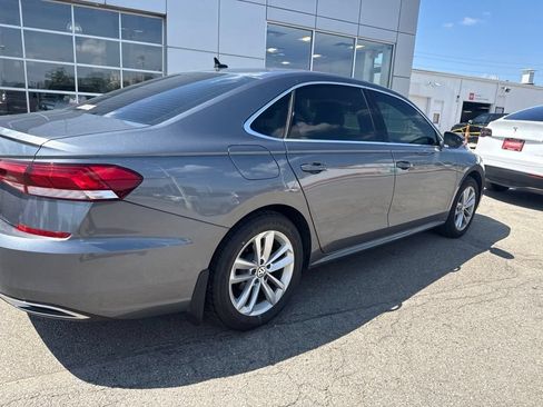 Used 2020 Volkswagen Passat 2.0T SE FWD image 3