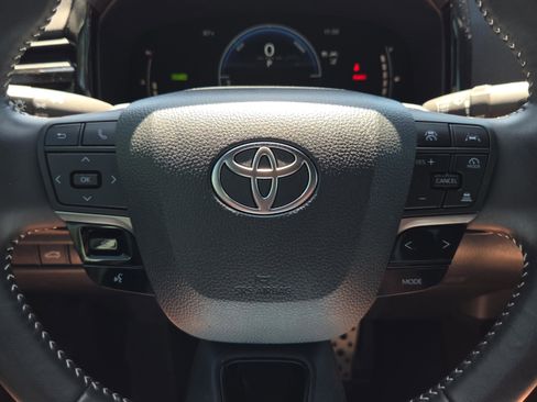 Certified 2025 Toyota Camry SE w/ Convenience Package FWD image 27
