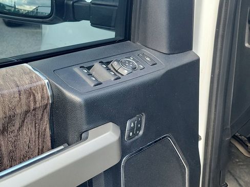 Used 2019 Ford F250 Lariat w/ Lariat Ultimate Package AWD/4WD image 20