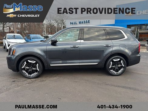 Used 2023 Kia Telluride S w/ S Sunroof Package image 4