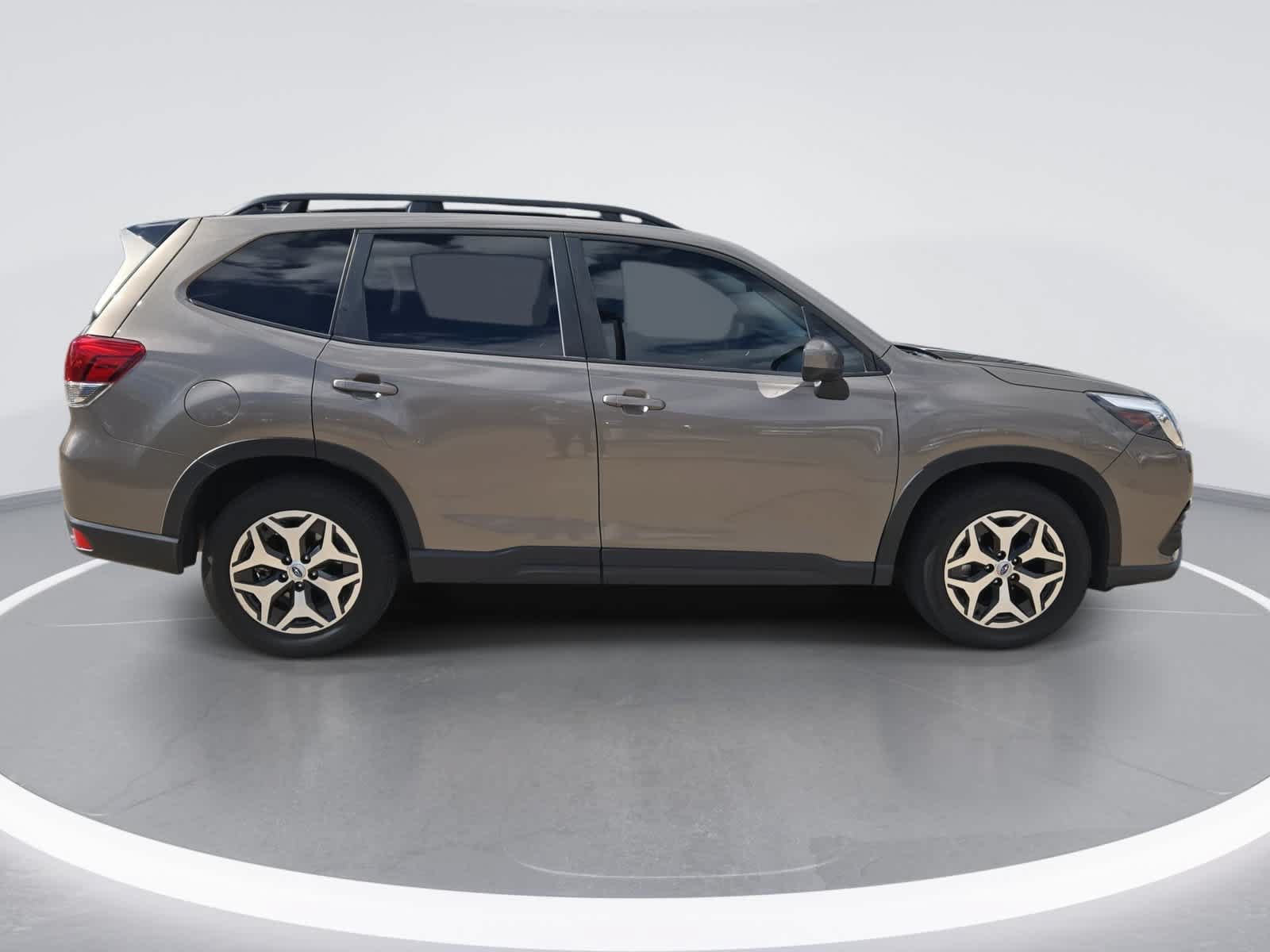 Used 2024 Subaru Forester Premium AWD/4WD image 9