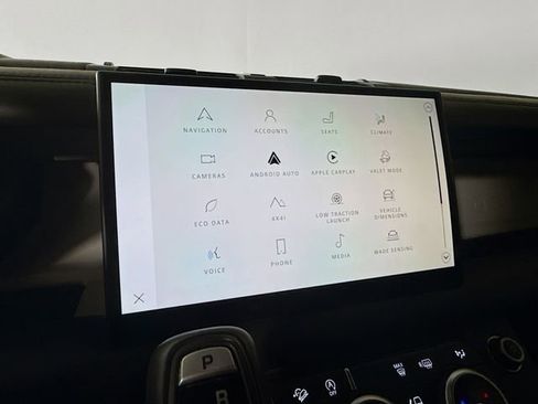 Certified 2022 Land Rover Defender 110 X-Dynamic HSE image 15