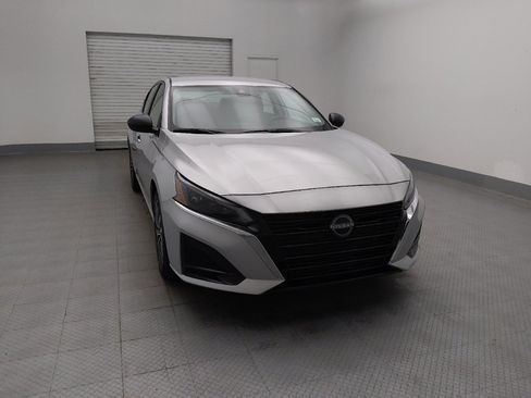 Used 2024 Nissan Altima 2.5 SV image 14