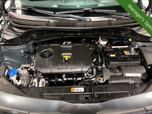 Used 2025 Kia Soul LX w/ LX Technology Package FWD image 11