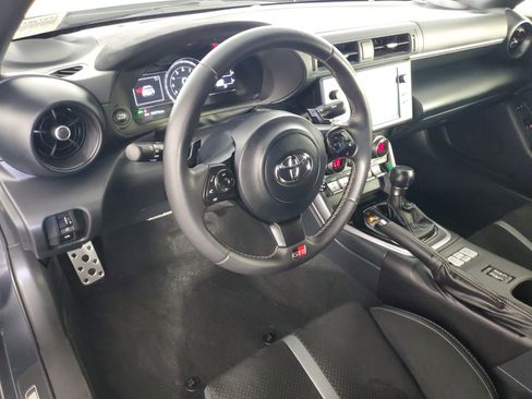 Used 2024 Toyota GR86 Premium RWD image 13